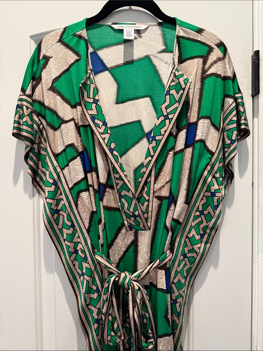 Diane Von Furstenberg sz 4 preowned dress - Picture 3 of 5